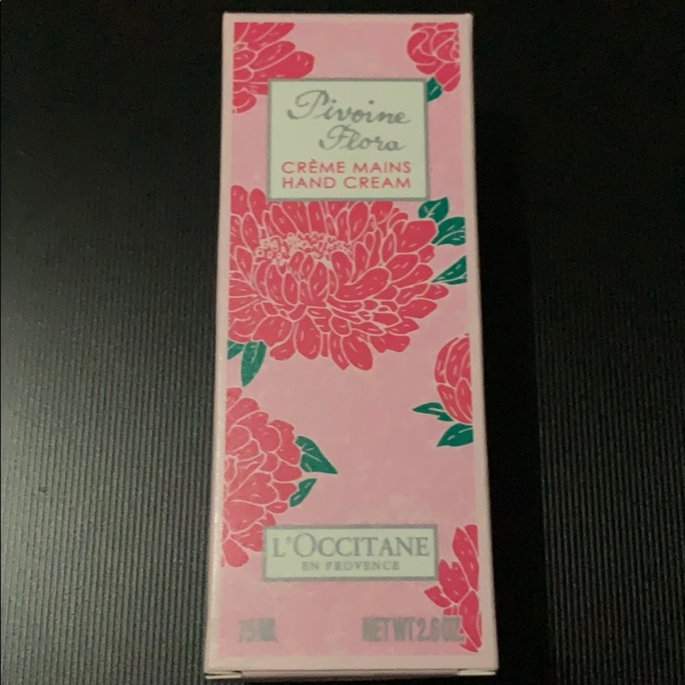 🌴 4 for $10 L’occitane Pivoine Flora Hand Cream